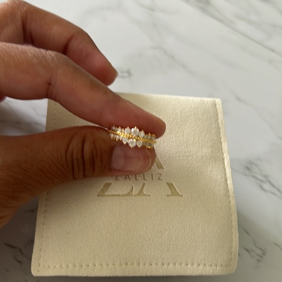 Brilliant Cut Diamond Wedding band in approximately 0.85 tcw. In 14 kt gold plat - Picture 13 of 13